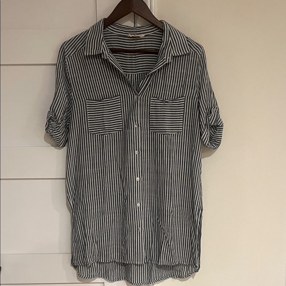 Entro Blue and White Striped Short Sleeve Button Down Blouse Size Large EUC